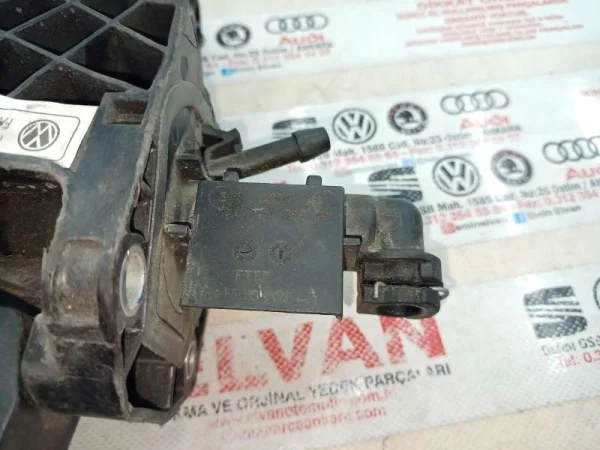 1K0721388AA | Elektrikli Debriyaj Üst Merkezi | VW Jetta, Passat, Vento VAG