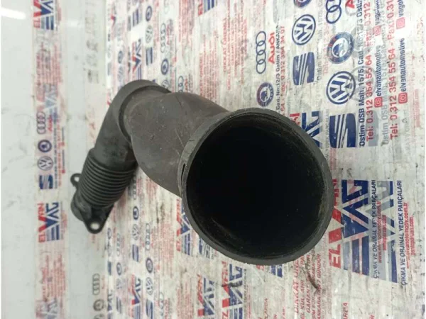 6X0129654C | VW Polo Hava Emiş Hortumu VAG