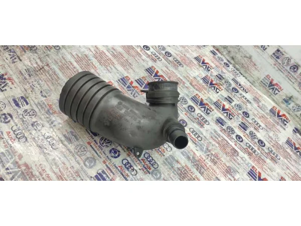8E0129615A | Audi A4 Emme Hortumu VAG