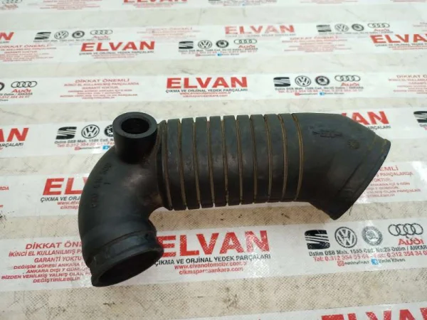 8D0129615C | VW Passat Hava Filtre Hortumu VAG