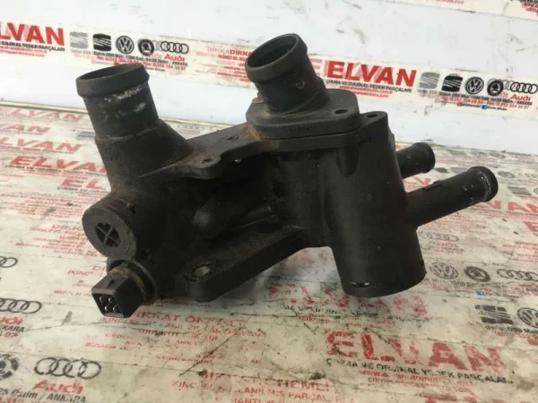 032121121A | Termostat Kapağı | VW Golf, Polo VAG