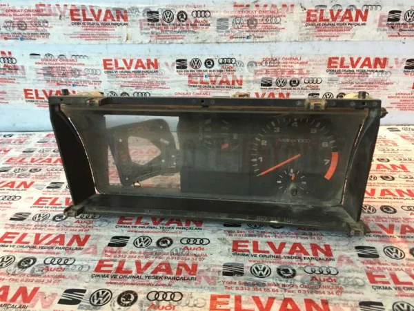 857919105 | Audi 80 Serisi Gösterge Paneli Çerçevesi VAG