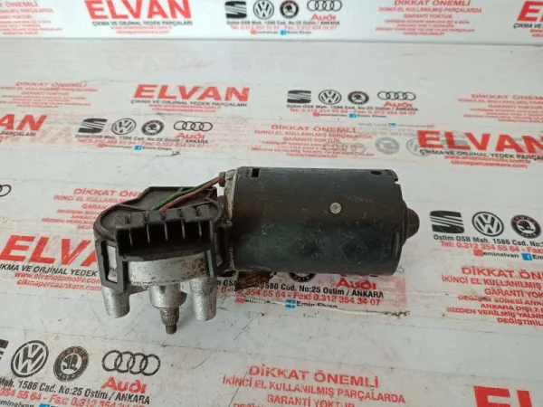0390241075 | Silecek Motoru VAG