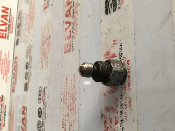 085301241A | Kilit Vidası | VW Caddy, Golf, Polo - Seat Cordoba, Ibiza, Inca VAG