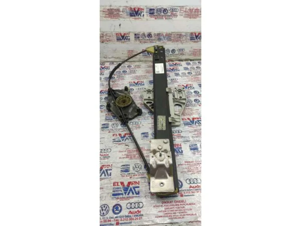 8K0839462A | Audi A4 Arka Sağ Cam Krikosu VAG