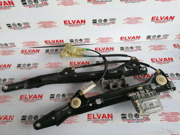 8T8839461 | Audi A5 Sol Arka Cam Kriko Teli VAG