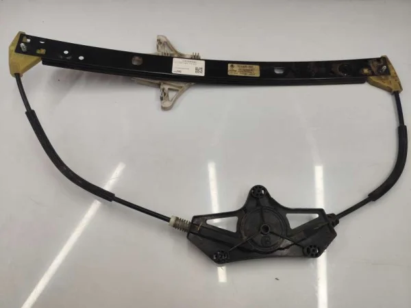 5E0839462 | Skoda Octavia Elektrikli Arka Sağ Cam Krikosu VAG