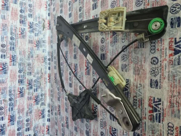 3G0837462B | VW Passat Elektrikli Ön Sağ Cam Krikosu VAG