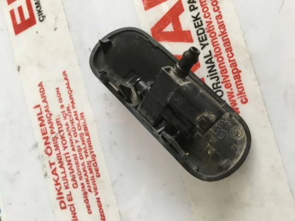 81A955988A | Audi Q2 Isıtmalı Sağ Ön Cam Silecek Su Fıskiye Memesi VAG